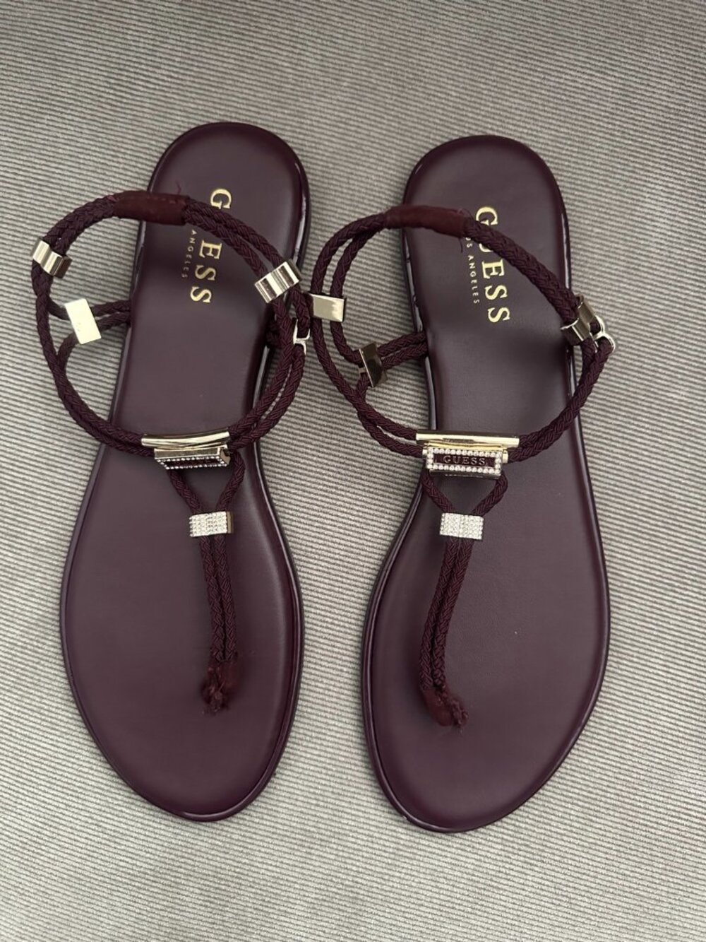 ***NWOB*** GUESS Burgundy Rhinestone T-Strap Sandals Size 10